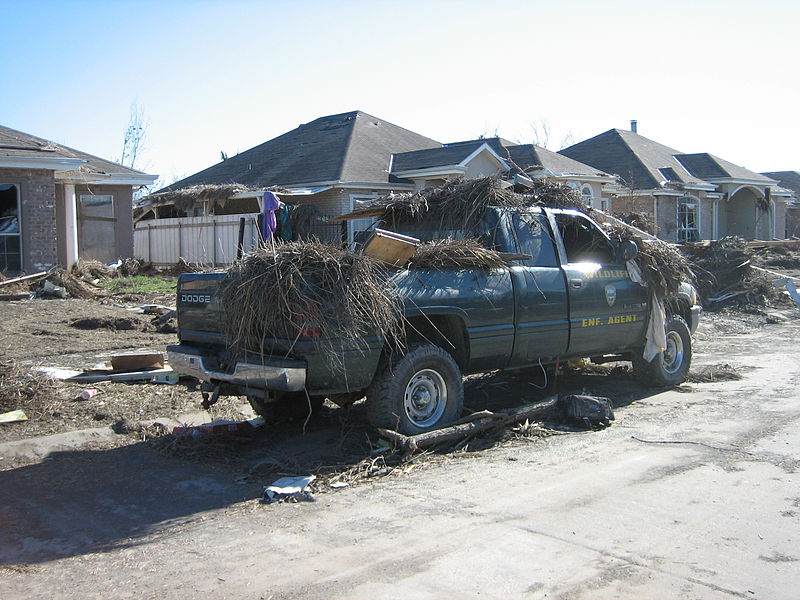 File:Chalmette18NovWeedyTruck3.jpg