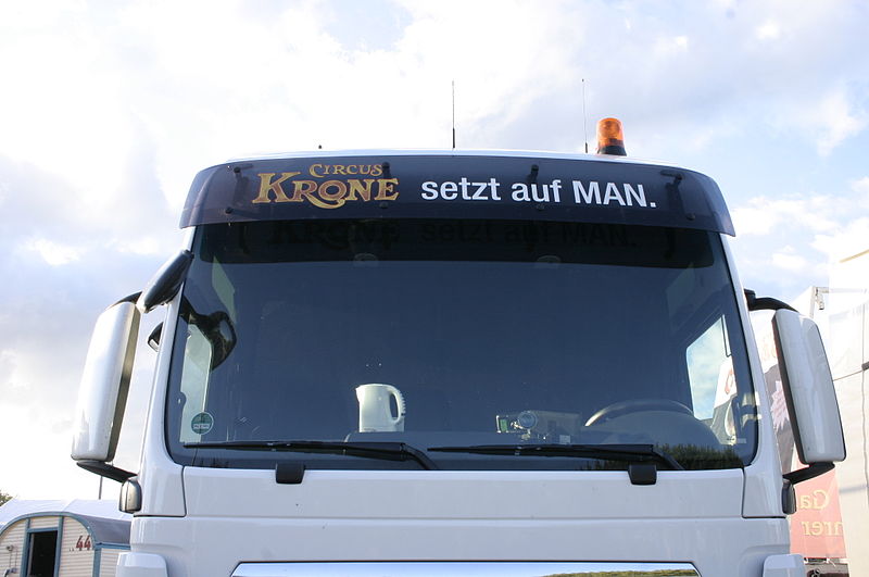 File:Circus krone truck wasserkocher.jpg