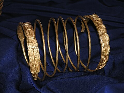 Gold Dacian bracelet