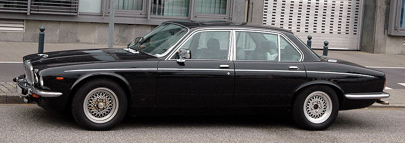 File:Daimler7941.JPG