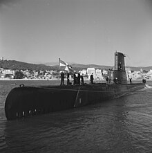 HNLMS Walrus in 1956 De onderzeeboot Hr.Ms. Walrus (S802), deel uitmakende van oefensmaldeel 5, loopt in januari 1956 de haven van Palma de Mallorca binnen (2009-002-066 003).jpg