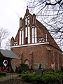 Kirche mit Friedhof (Feldsteinmauer, Glockenstuhl, vier Grabstelen 18. Jh.)