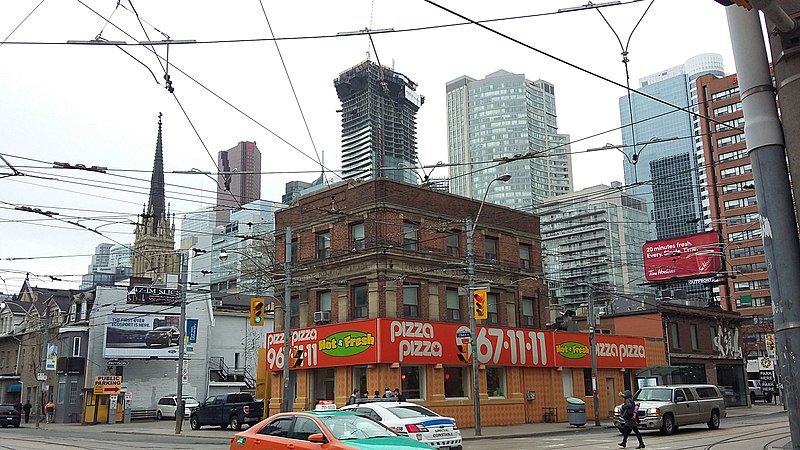 File:Dundas and Church streetcar wires (41410926162).jpg