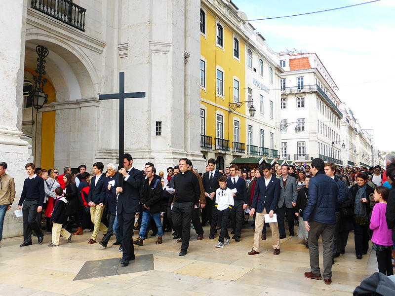 File:Easter procession on Rua Augusta (Lissabon 2016) (26021423082).jpg