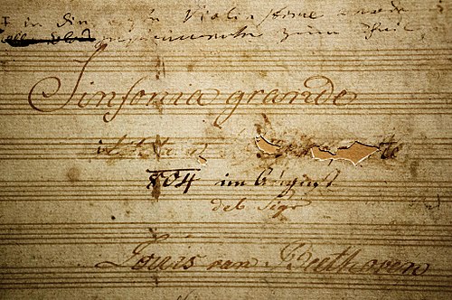 ナポレオンの名前がベートーベンによってスコアリングされたエロイカ交響曲のタイトルページ。Wikipediaより