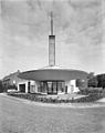 Benzinová čerpací stanice: "Auto palace" - Texaco, Nimjengen, Muldersweg 16, Nizozemí. Architekti: B.J. Meerman+Jan van der Pijll 1936. Průměr 17 m