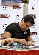 Fan Expo 2012 - Lou Ferrigno 2 (7897344008).jpg