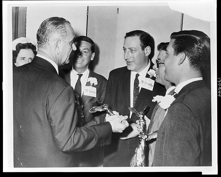 File:Fred Friendly, talking with then Vice President Lyndon Johnson, as fellow Lasker awardees and Mary Lasker look on. LCCN 2008677632.jpg