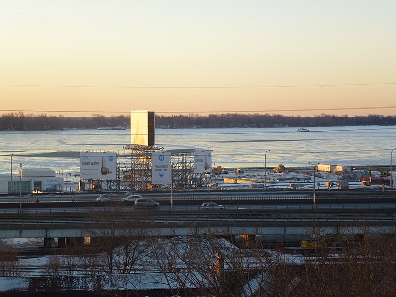 File:Frozen Toronto harbour at sunrise, 2014 01 04 (12).JPG - panoramio.jpg