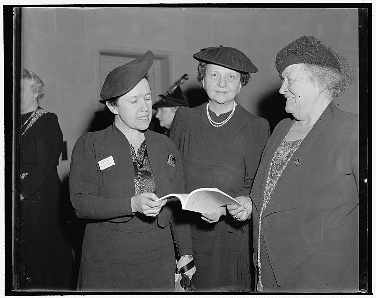 File:Fru Betzy Kjelsberg, Perkins, & Miss Charlotte Whitton, 1939 or 1940.jpg