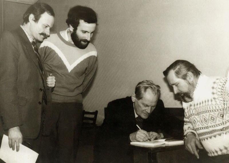 File:G.Hansburg,A.Grinberg,poet B.Zizibabin,A.Gaidenko.jpg