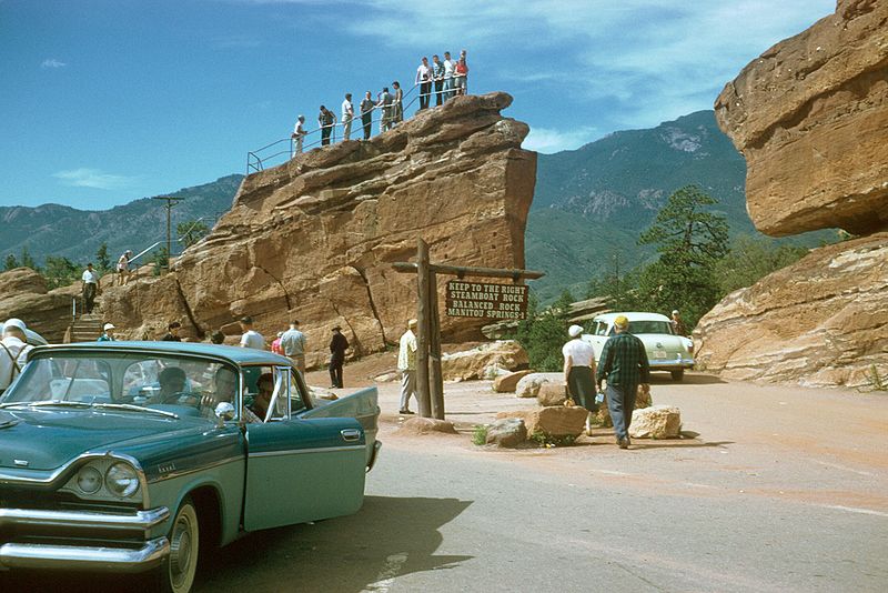 File:Garden of the Gods Park , Colorado , 1950's , Kodachrome by Chalmers Butterfield.jpg