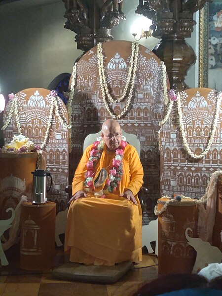 File:Girijaj Swami Maharaja Iskon Khrsna temple 2023 (1) 06.jpg