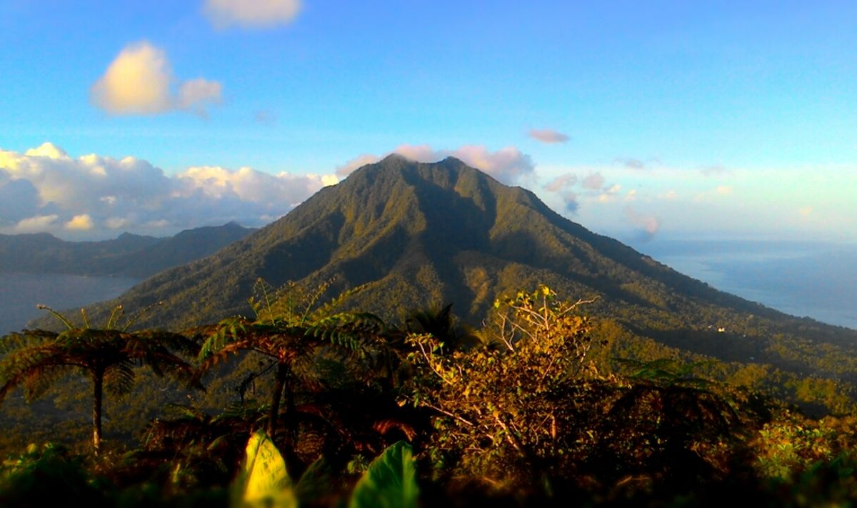  Gunung Tamata Wikipedia bahasa Indonesia ensiklopedia bebas