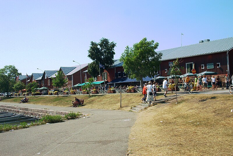 File:Hankoo restaurants marina July 10 2005.jpg