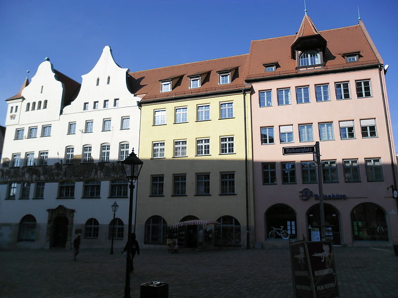 File:Hauptmarkt 25, 27 und 29 Nürnberg.JPG