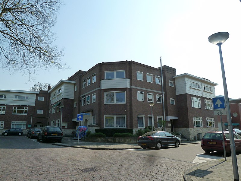 File:Heerlen-Deken Nicolayestraat 1.JPG