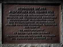 Hermann Mohn Gedenktafel Schloss Hellenstein.jpg