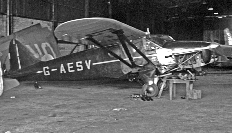 File:Heston Type 1 Phoenix II G-AESV Elstree 1951x.jpg