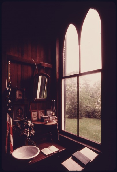 File:INTERIOR OF THE BRONSON CHURCH, AN EPISCOPAL PARISH CHURCH BUILT IN 1835 IN PENINSULA, OHIO, NEAR AKRON. BUILT IN THE... - NARA - 558025.tif