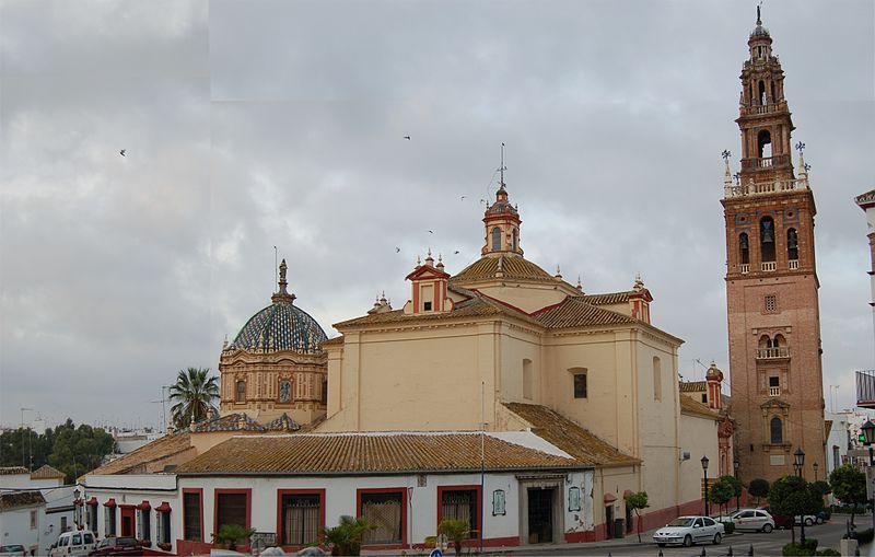 File:Iglesia de San Pedro Carmona 04.jpg