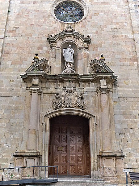 File:Iglesia de San Vicente, Tosa de Mar.jpg