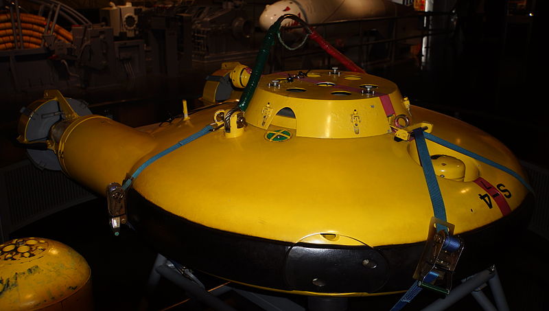 File:JMSDF S-4 Mine Destructor(Right Side View) in JMSDF Kure Museum 20140915.JPG