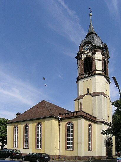 So kommt man zu der Karl-Friedrich-Gedächtniskirche mit den Öffentlichen - Mehr zum Ort Hier