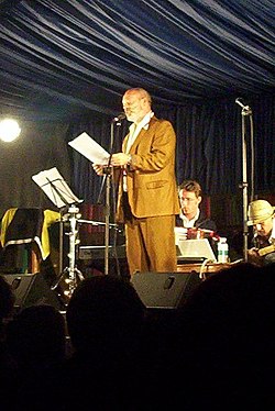 קית' אלן על הבמה ב-2009