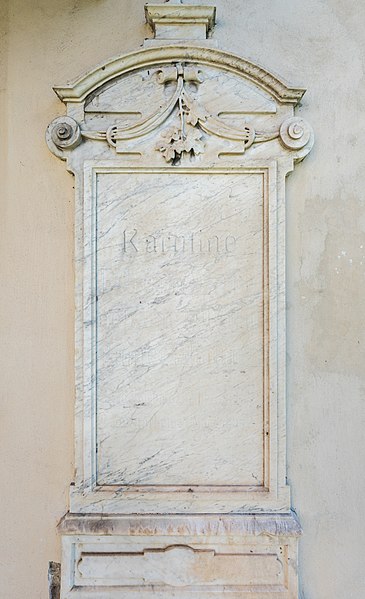 File:Klagenfurt Viktring Stein Friedhof Grabstein Karoline Edle von Moro 08062015 4620.jpg