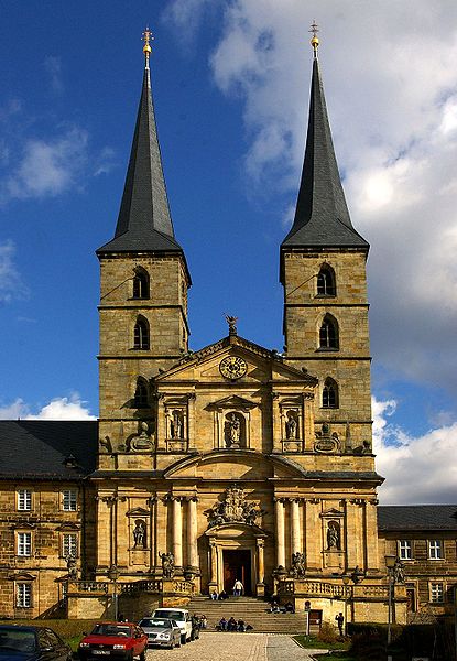 File:Kloster Michaelsberg Kirche.JPG