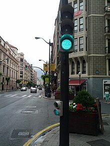 LED traffic signal with small signal below (18187240273).jpg