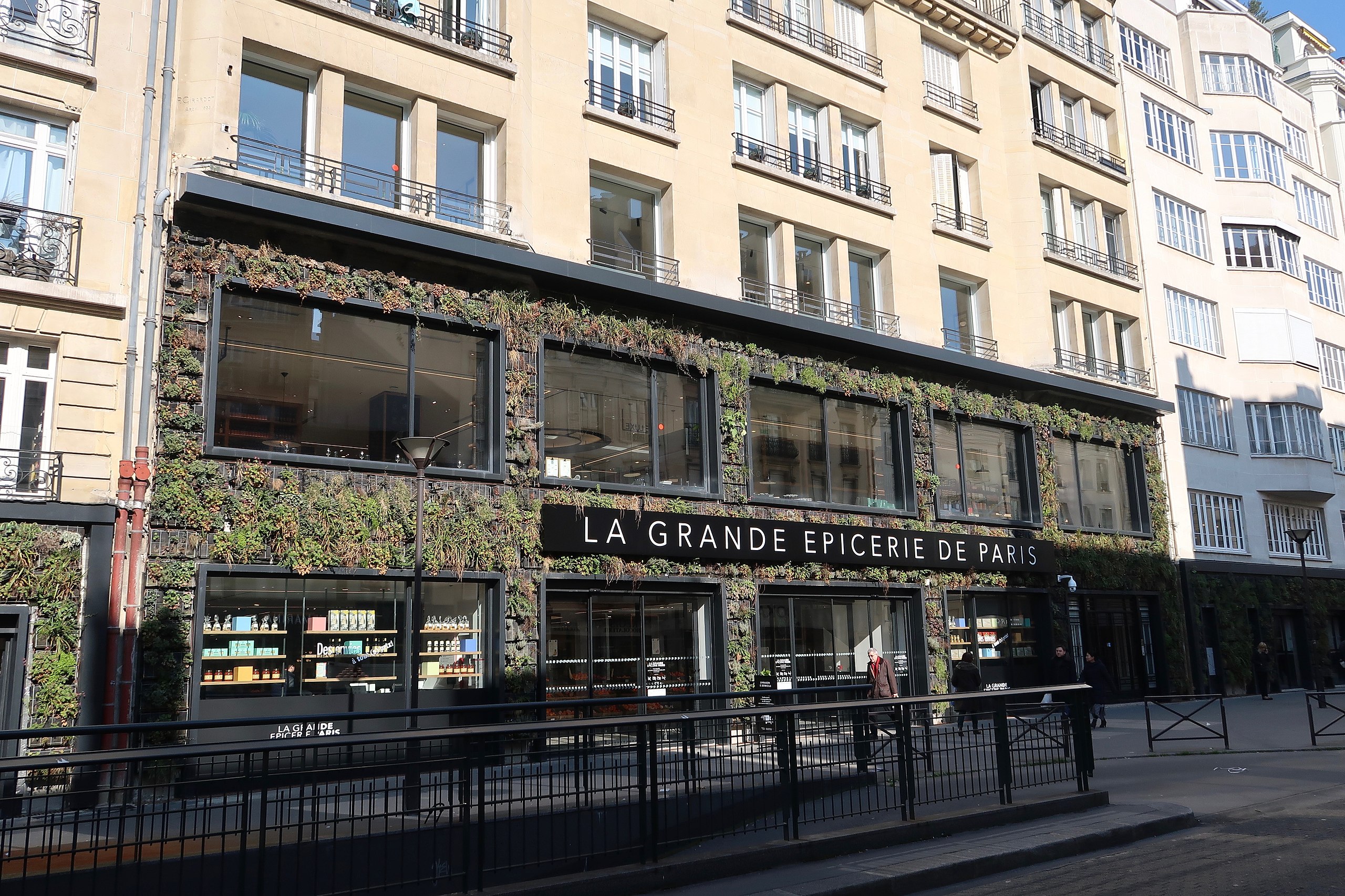 The green wall of La Grande Epicerie de Paris, located in the 16th district  of Paris. Paris France, October 1st, 2021. Photo by Daniel  Derajinski/ABACAPRESS.COM Stock Photo - Alamy