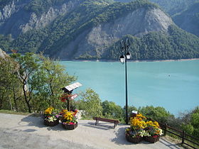 Lac du Chambon makalesinin açıklayıcı görüntüsü