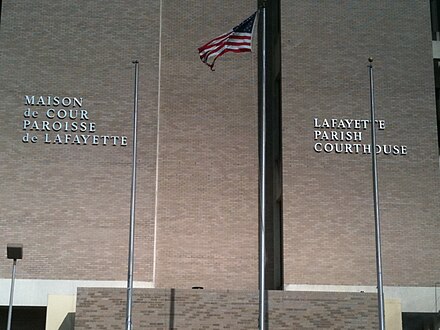 Lafayette Parish Courthouse with signage in English and Louisiana French