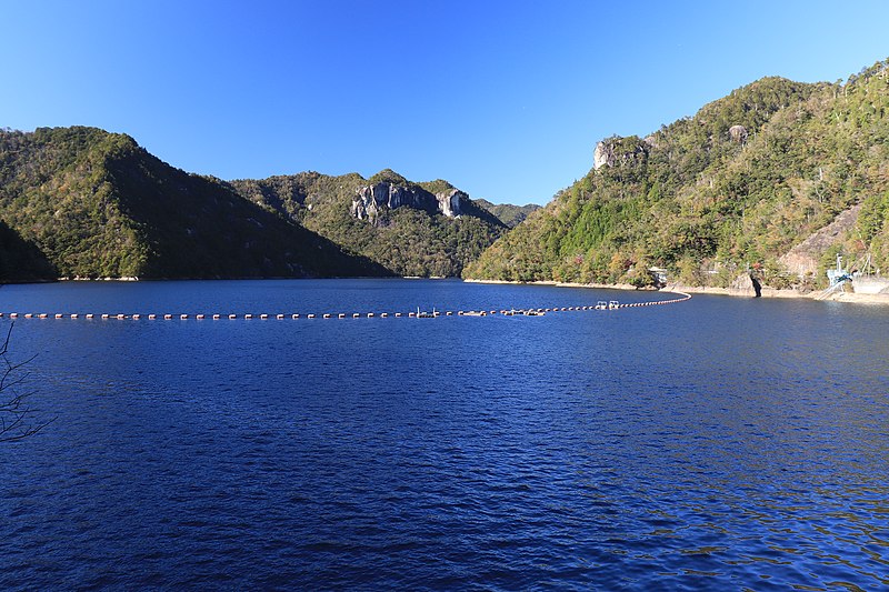 File:Lake Horai.jpg