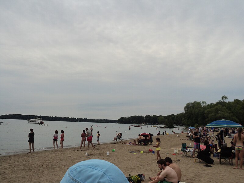 File:Lake Simcoe beach Mara Provincial Park.JPG