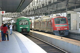 Zug im Bahnhof Entrecampos