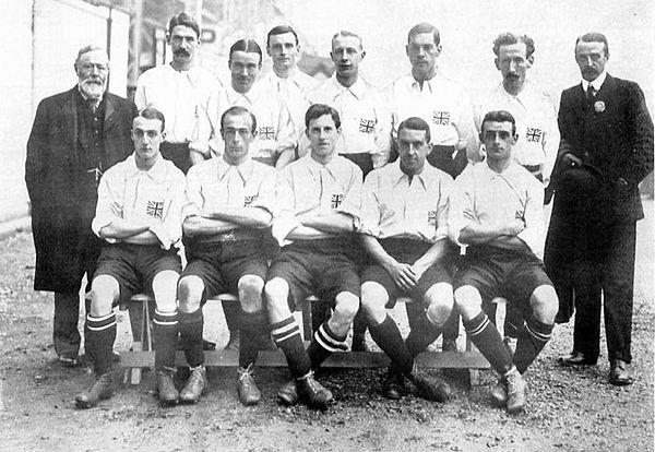 Het Brits olympisch voetbalelftal in 1908.