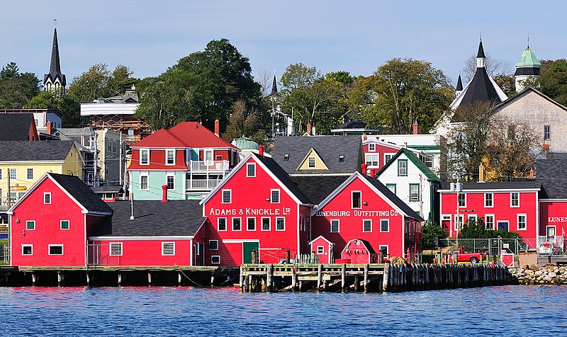 File:Lunenburg - NS - Lunenburg Hafen2.jpg