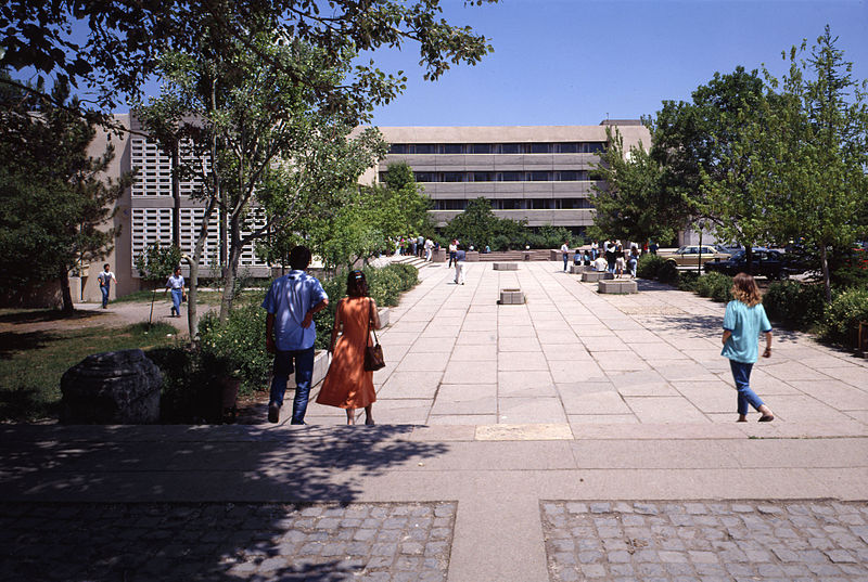 File:METU Campus and Pedestrian Way - 14663109390.jpg