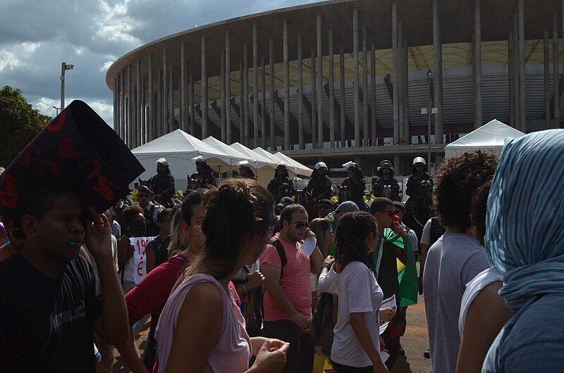 File:Manifestações Brasília (9078862846).jpg