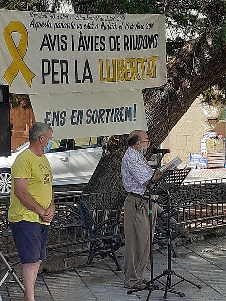 File:Manifestació per la llibertat dels presos polítics a Riudoms 12-9-2020 01.jpg