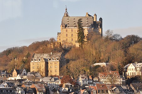 Schloss und Kanzlei von O