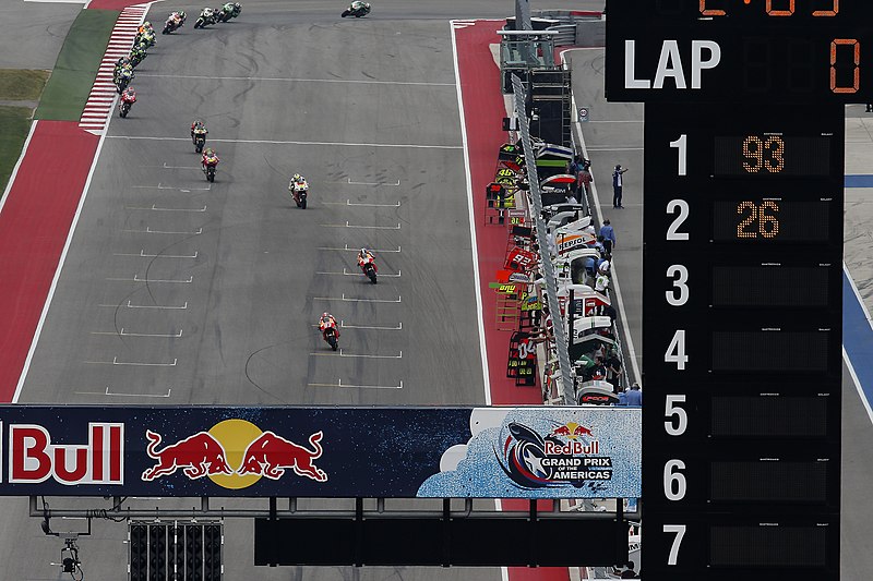 File:Marc Márquez leads the pack 2014 Austin.jpeg