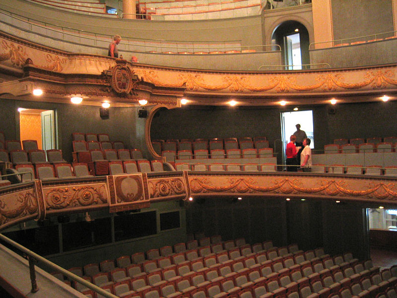 File:Meiningen Staatstheater Auditorium 2003 a.jpg