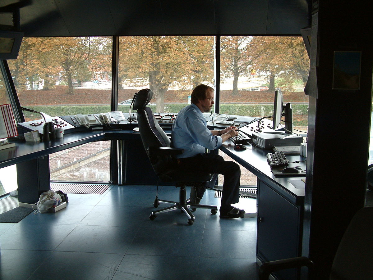 Lock keeper - Wikipedia