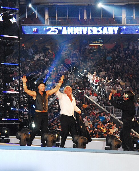 Rourke with Ric Flair at WrestleMania XXV