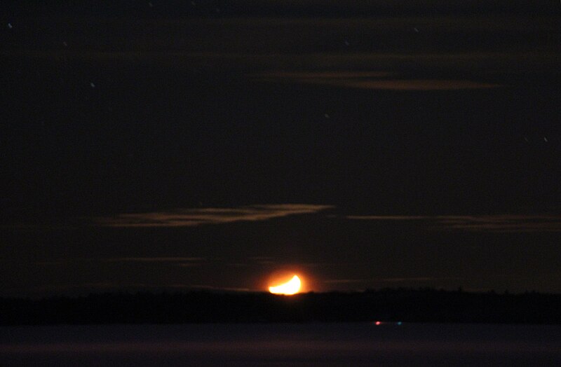 File:Moonset Across Frozen Lake 04.jpg