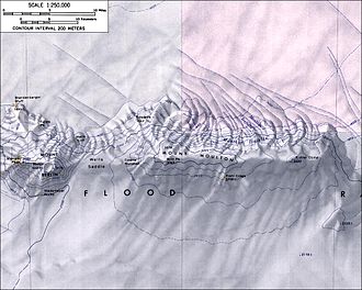 Topografische Karte (1:250.000) der Flood Range mit dem Wells Saddle (links der Mitte)